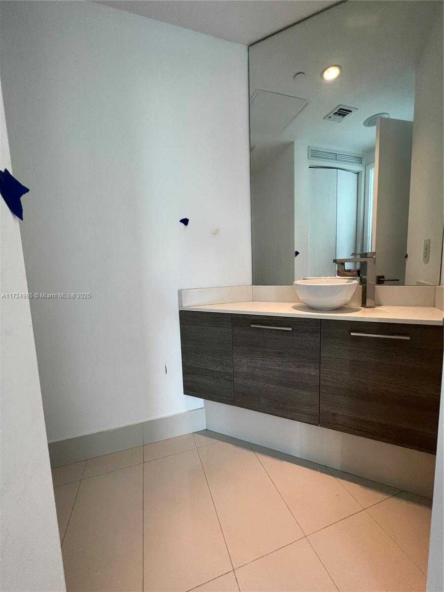Small Image of 650 NORTH EAST 32ND ST #1008, Miami Number 6