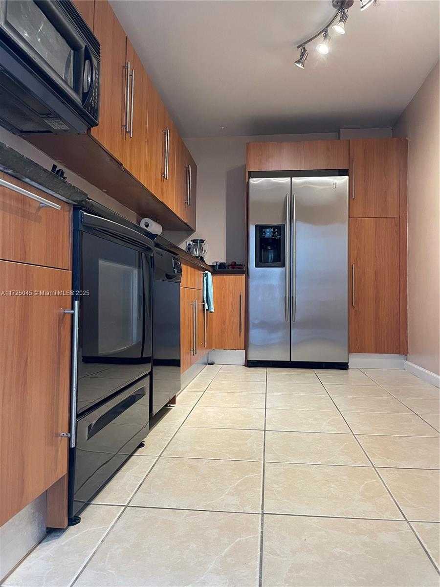 Small Image of 3001 SOUTH OCEAN DR #1039, Hollywood Number 9