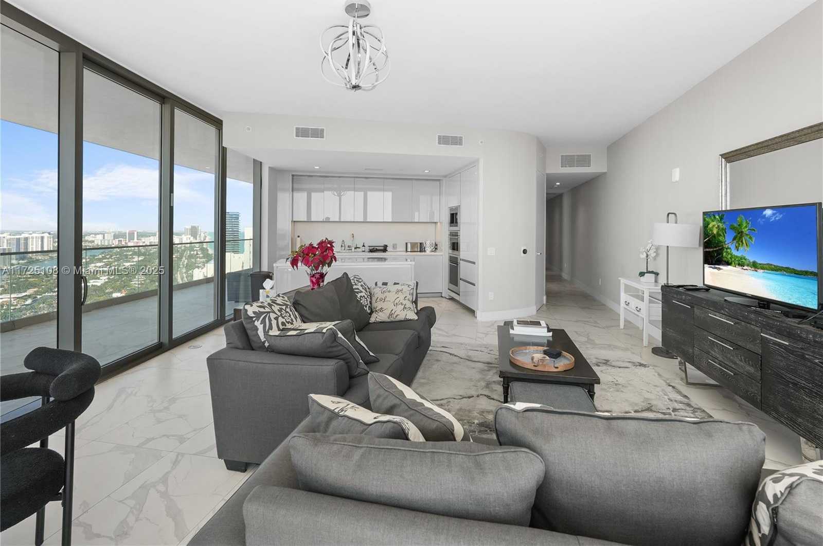 Small Image of 18975 Collins Ave, Sunny Isles Beach, FL 33160, USA Number 12