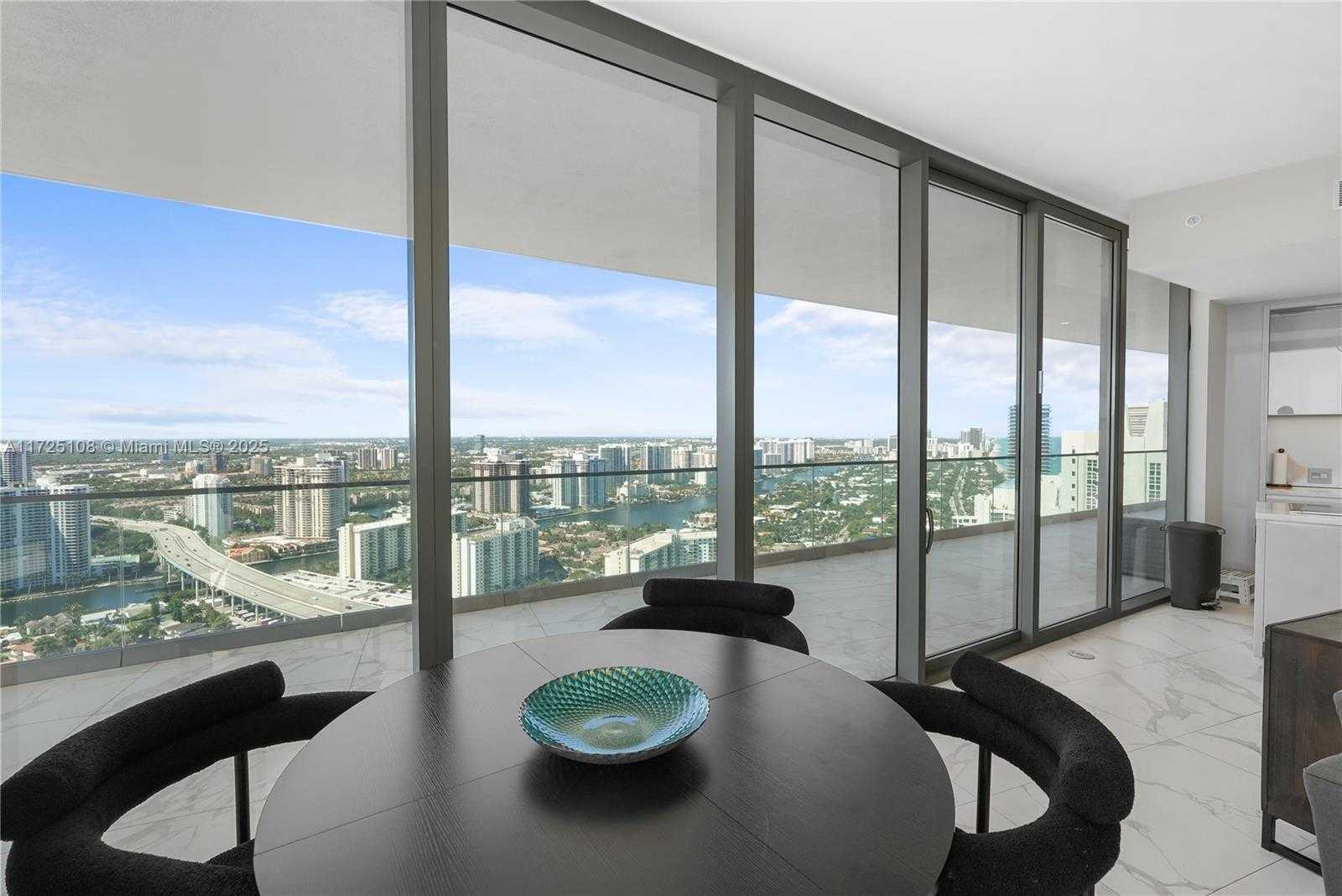 Small Image of 18975 Collins Ave, Sunny Isles Beach, FL 33160, USA Number 13