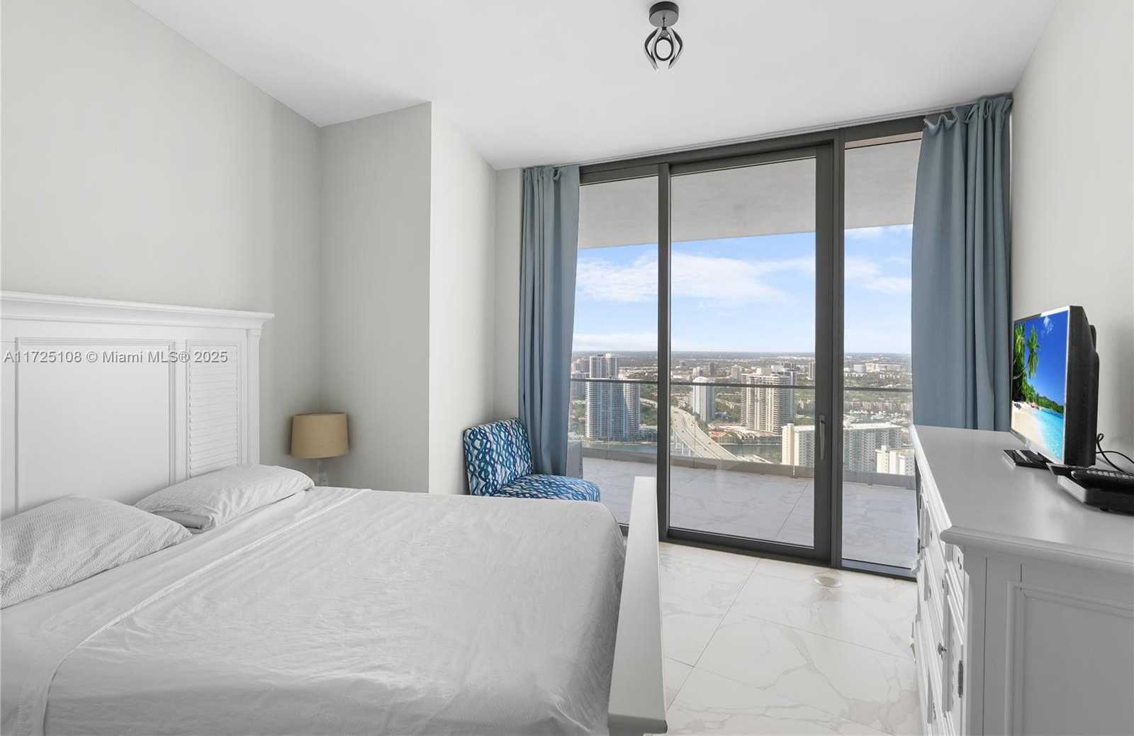Small Image of 18975 Collins Ave, Sunny Isles Beach, FL 33160, USA Number 16