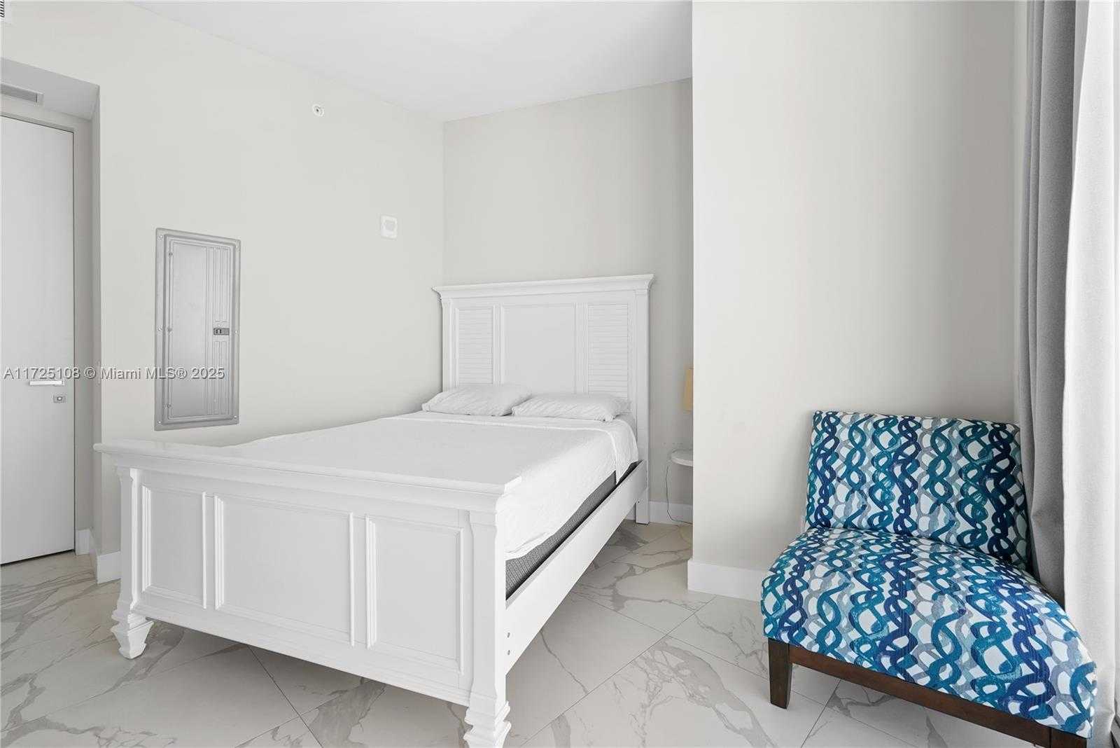Small Image of 18975 Collins Ave, Sunny Isles Beach, FL 33160, USA Number 17