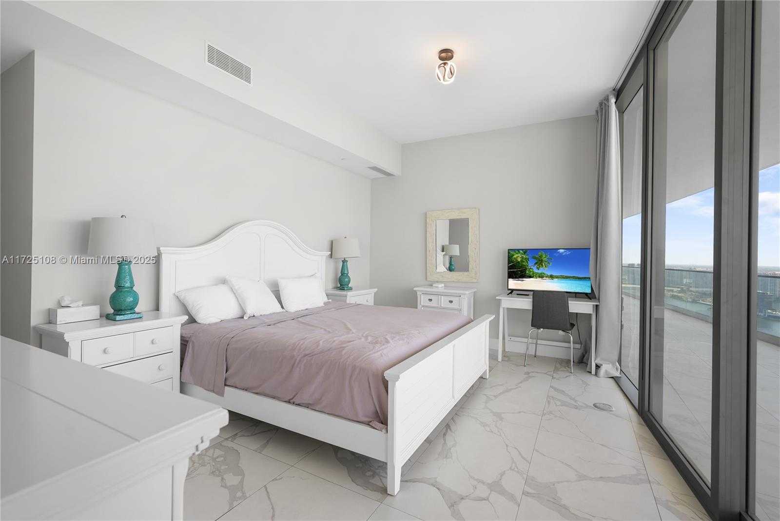 Small Image of 18975 Collins Ave, Sunny Isles Beach, FL 33160, USA Number 23