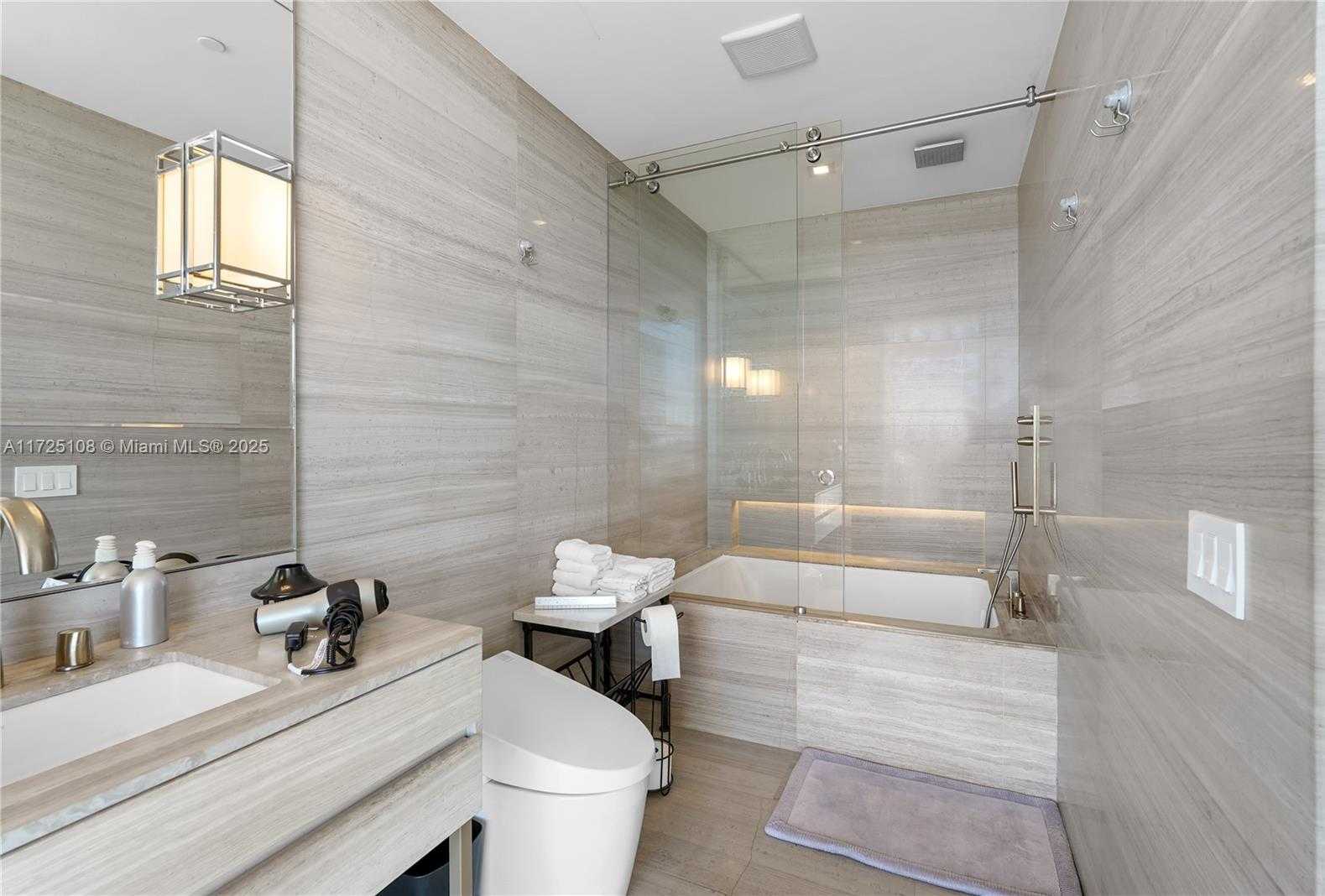 Small Image of 18975 Collins Ave, Sunny Isles Beach, FL 33160, USA Number 24