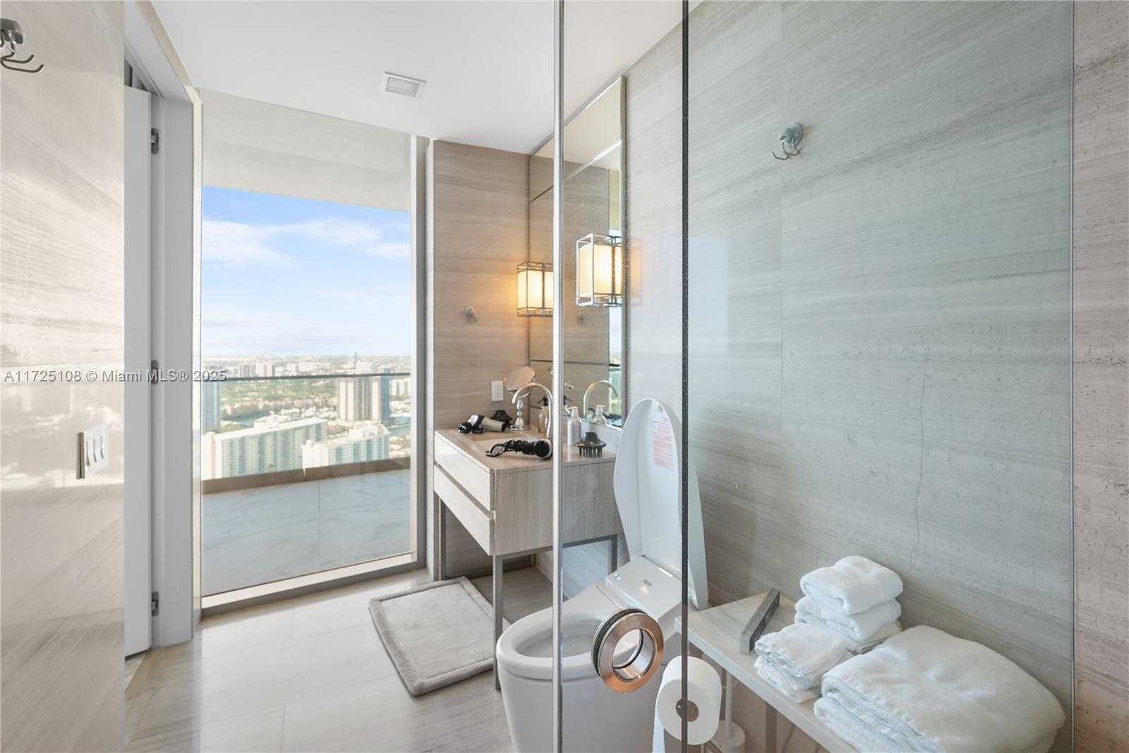 Small Image of 18975 Collins Ave, Sunny Isles Beach, FL 33160, USA Number 25