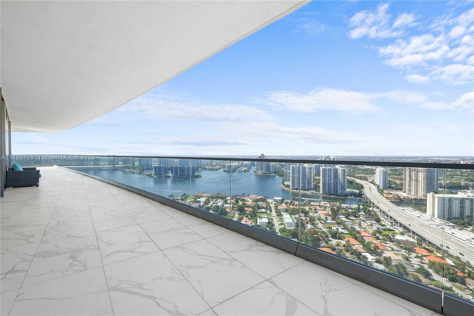 Small Image of 18975 Collins Ave, Sunny Isles Beach, FL 33160, USA Number 26
