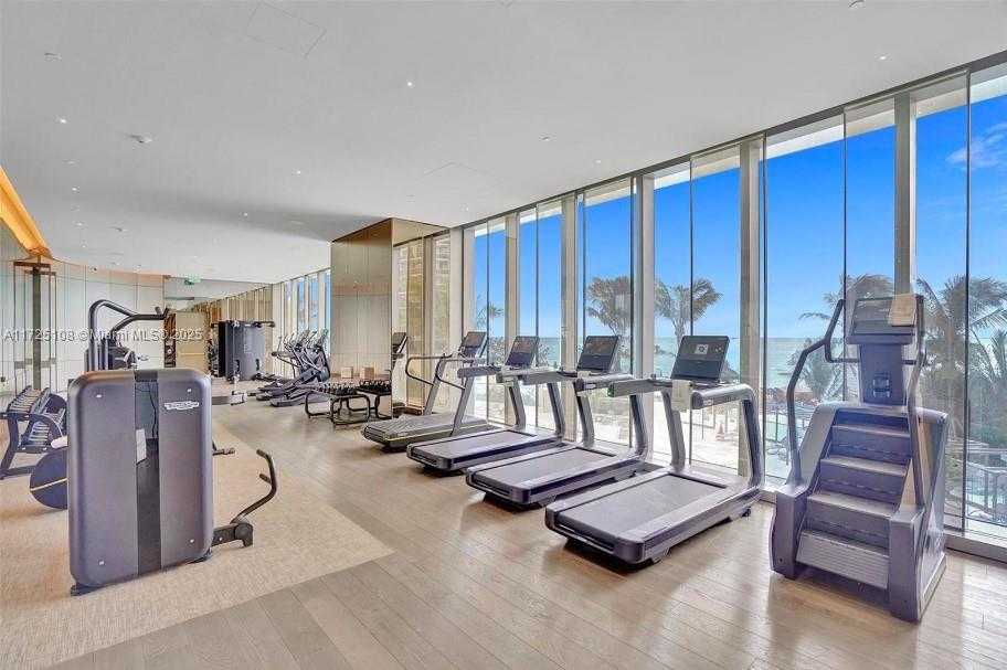 Small Image of 18975 Collins Ave, Sunny Isles Beach, FL 33160, USA Number 35