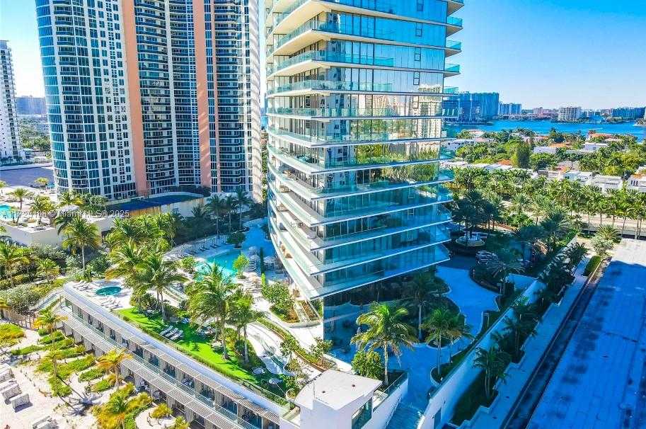Small Image of 18975 Collins Ave, Sunny Isles Beach, FL 33160, USA Number 36