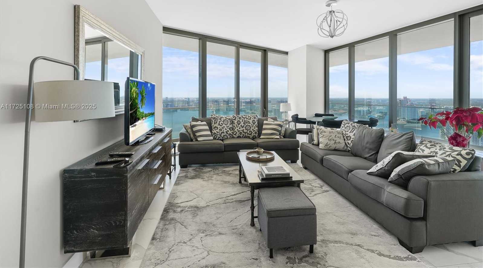 Small Image of 18975 Collins Ave, Sunny Isles Beach, FL 33160, USA Number 5