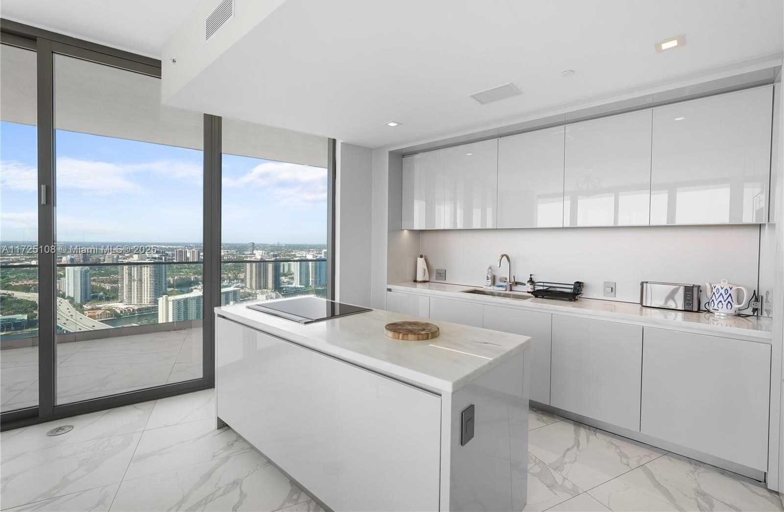 Small Image of 18975 Collins Ave, Sunny Isles Beach, FL 33160, USA Number 7
