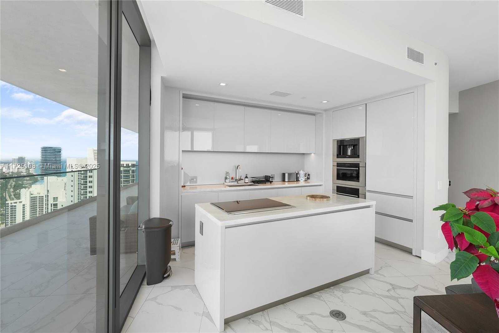 Small Image of 18975 Collins Ave, Sunny Isles Beach, FL 33160, USA Number 8