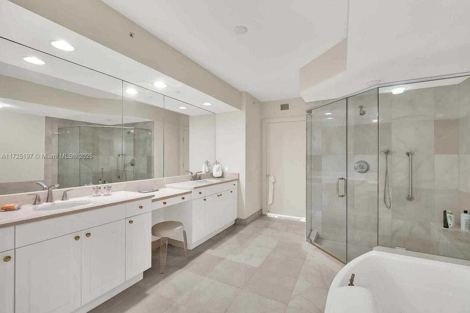 Small Image of 20201 EAST COUNTRY CLUB DR #2705, Aventura Number 24