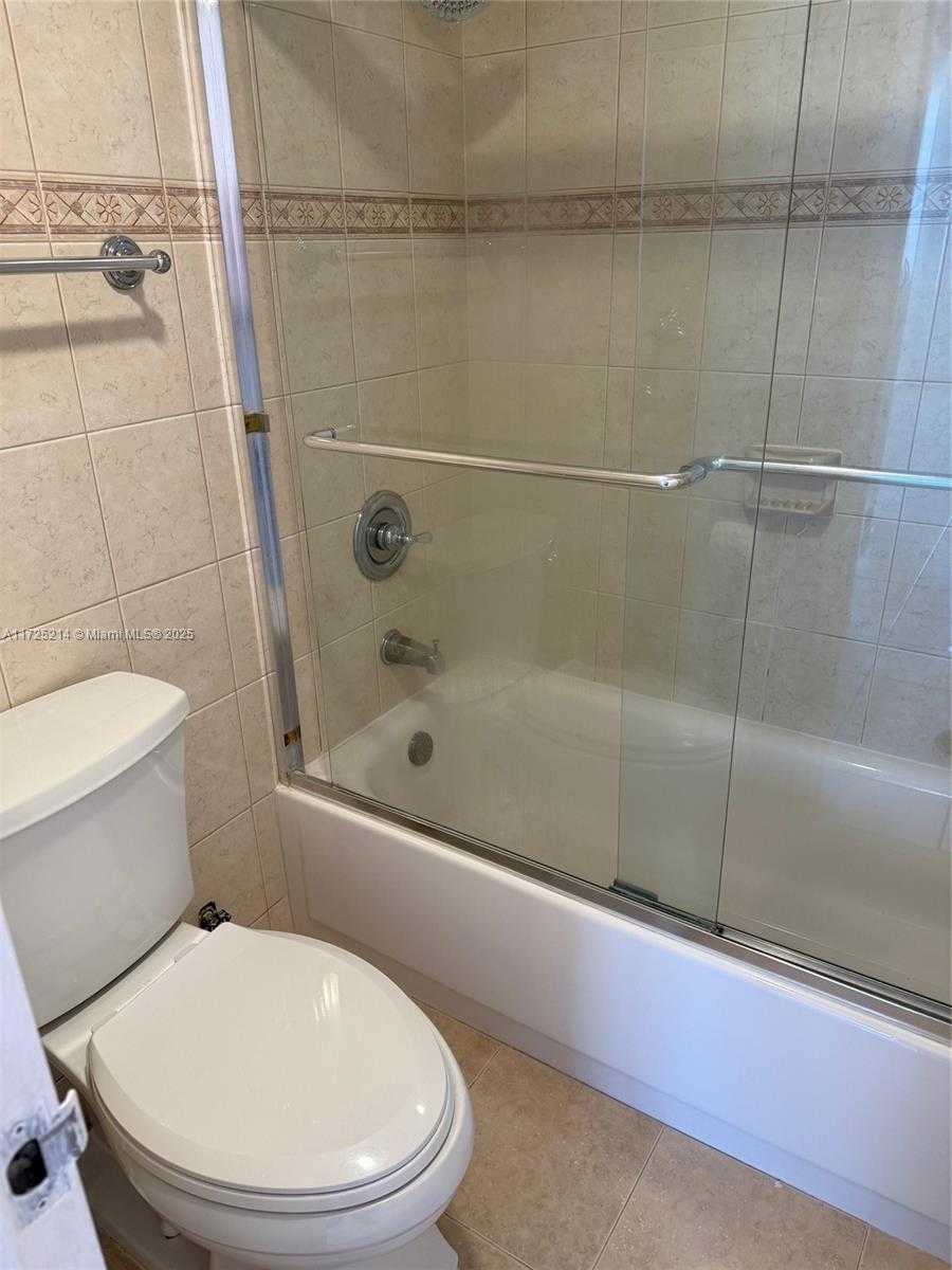 Small Image of 5701 COLLINS AVE #1011, Miami Beach Number 49