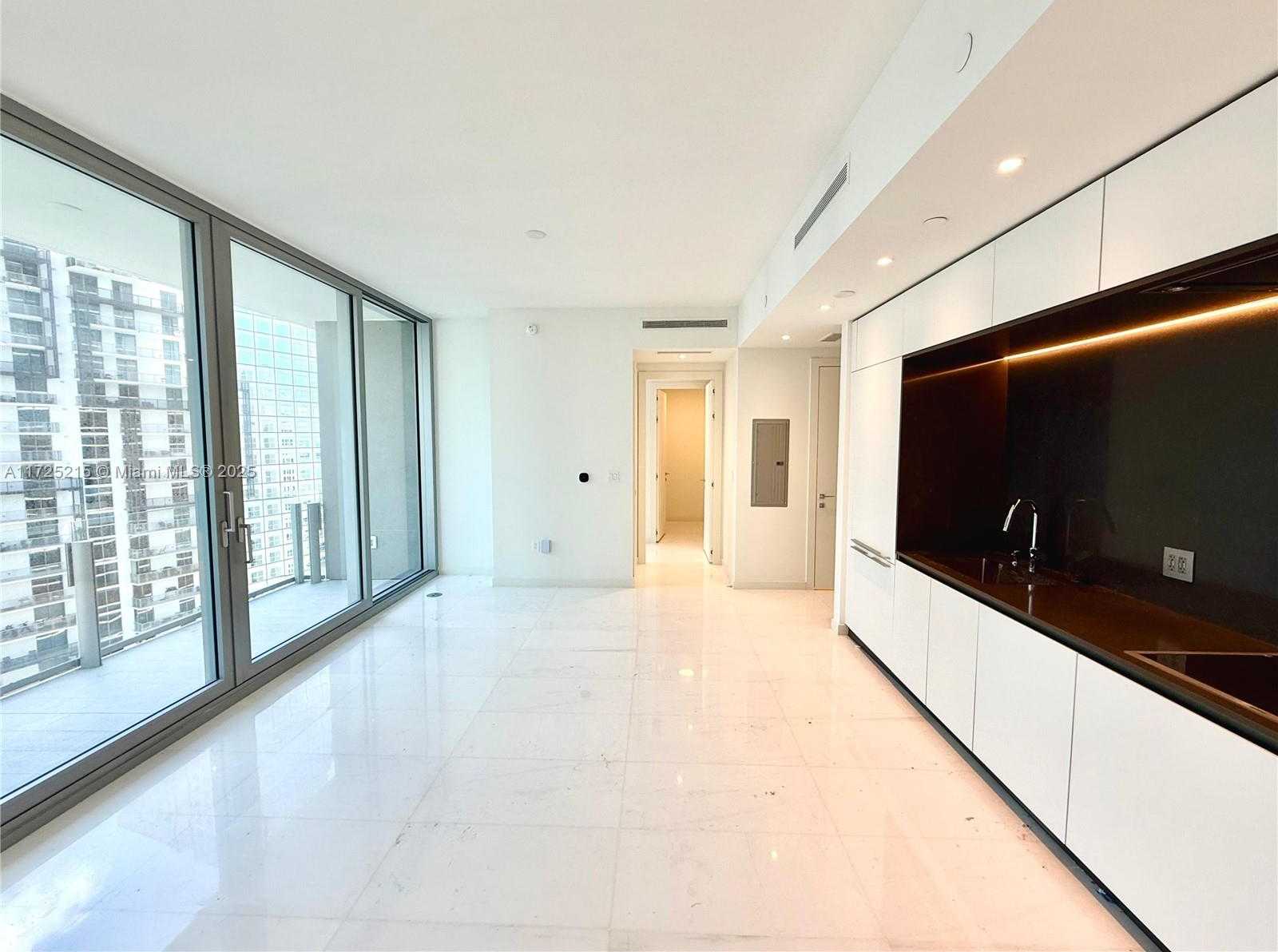 Small Image of 300 BISCAYNE BOULEVARD WAY #3608W, Miami Number 11