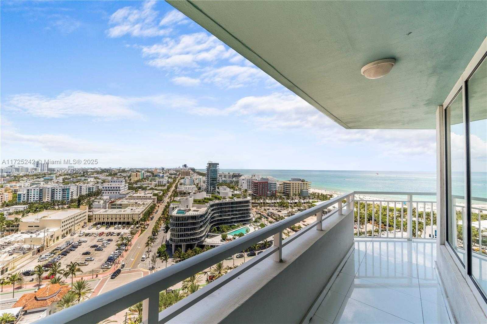 Small Image of 400 SOUTH POINTE DR #1910, Miami Beach Number 14