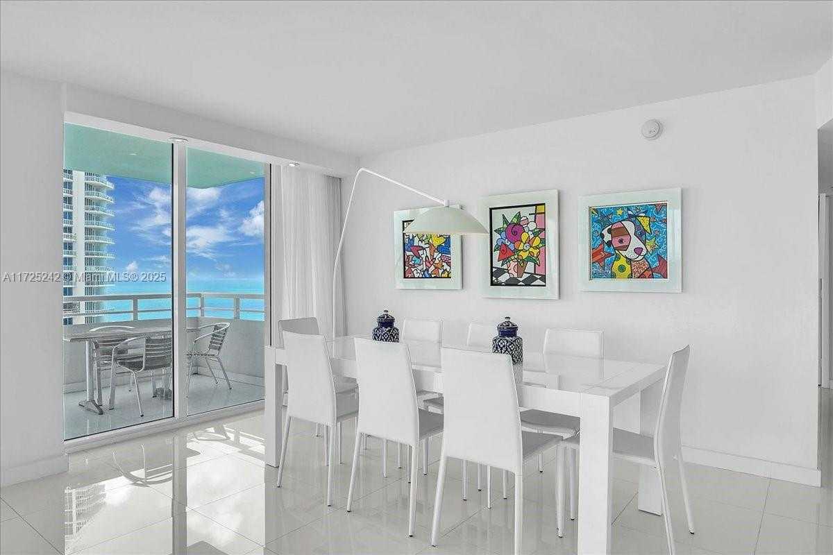 Small Image of 400 SOUTH POINTE DR #1910, Miami Beach Number 24