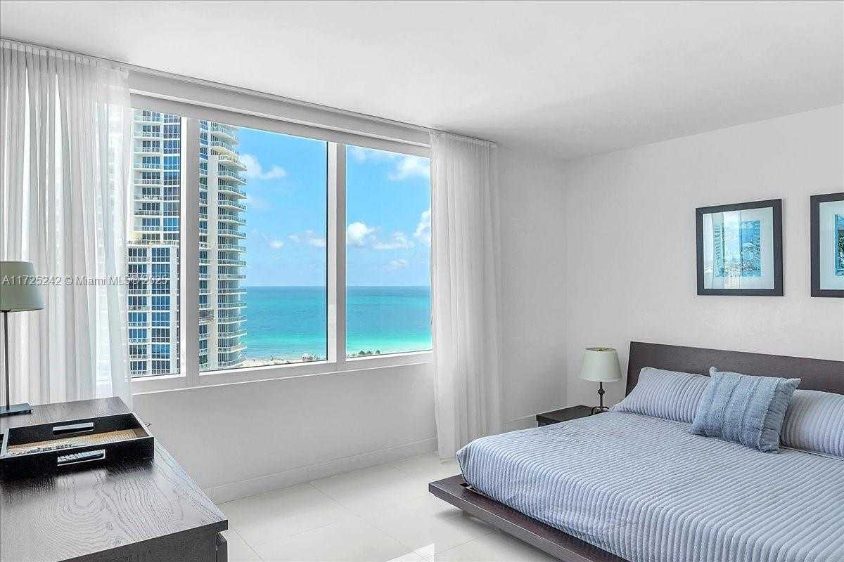 Small Image of 400 SOUTH POINTE DR #1910, Miami Beach Number 26