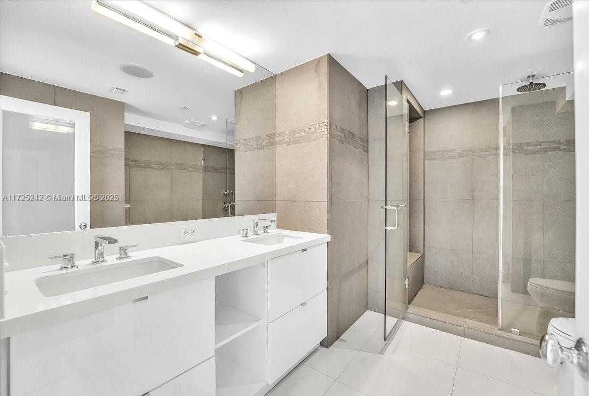 Small Image of 400 SOUTH POINTE DR #1910, Miami Beach Number 28