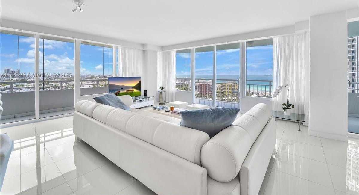 Small Image of 400 SOUTH POINTE DR #1910, Miami Beach Number 3