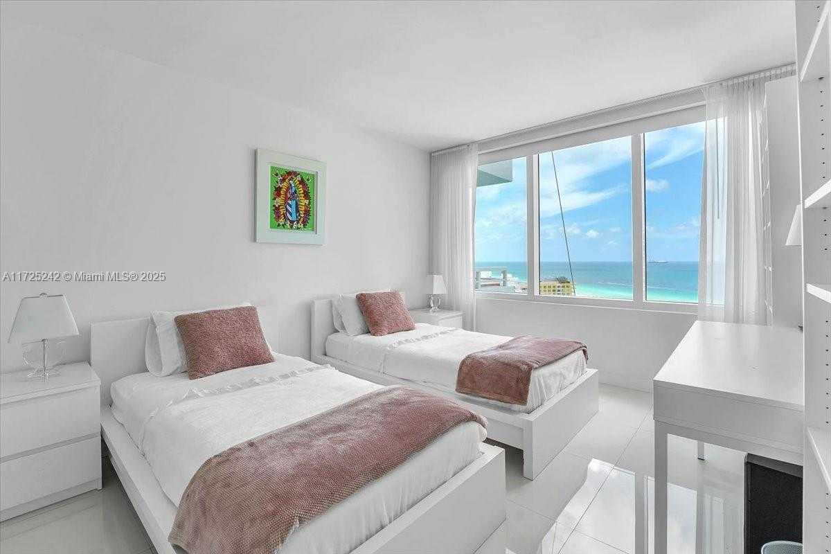 Small Image of 400 SOUTH POINTE DR #1910, Miami Beach Number 31