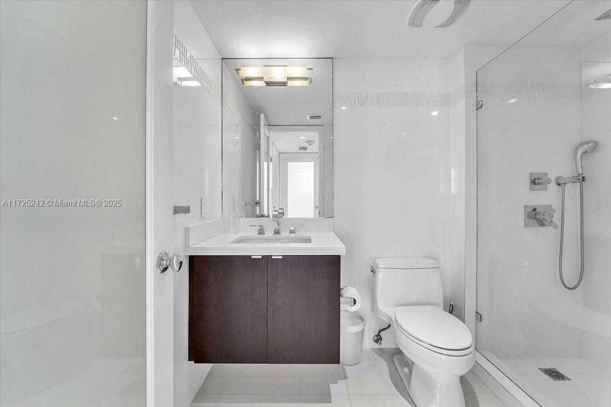 Small Image of 400 SOUTH POINTE DR #1910, Miami Beach Number 33