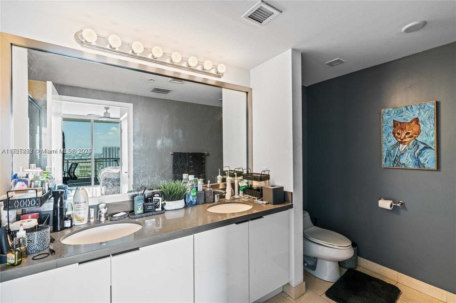 Small Image of 90 SOUTH WEST 3RD ST #2908, Miami Number 12