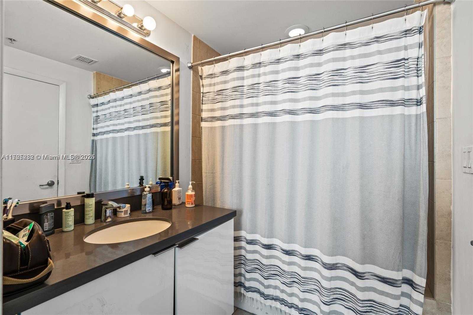 Small Image of 90 SOUTH WEST 3RD ST #2908, Miami Number 17