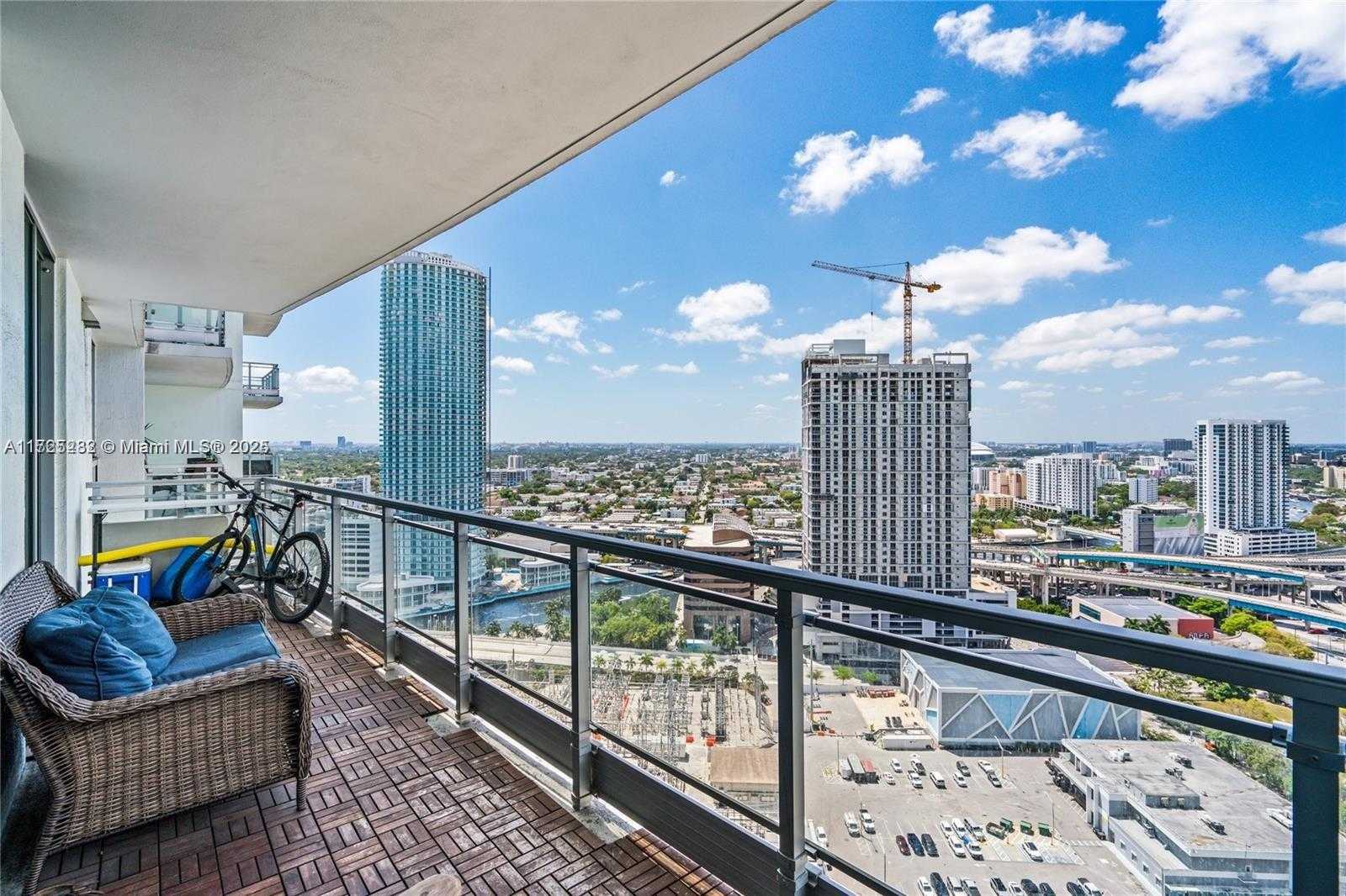 Small Image of 90 SOUTH WEST 3RD ST #2908, Miami Number 19