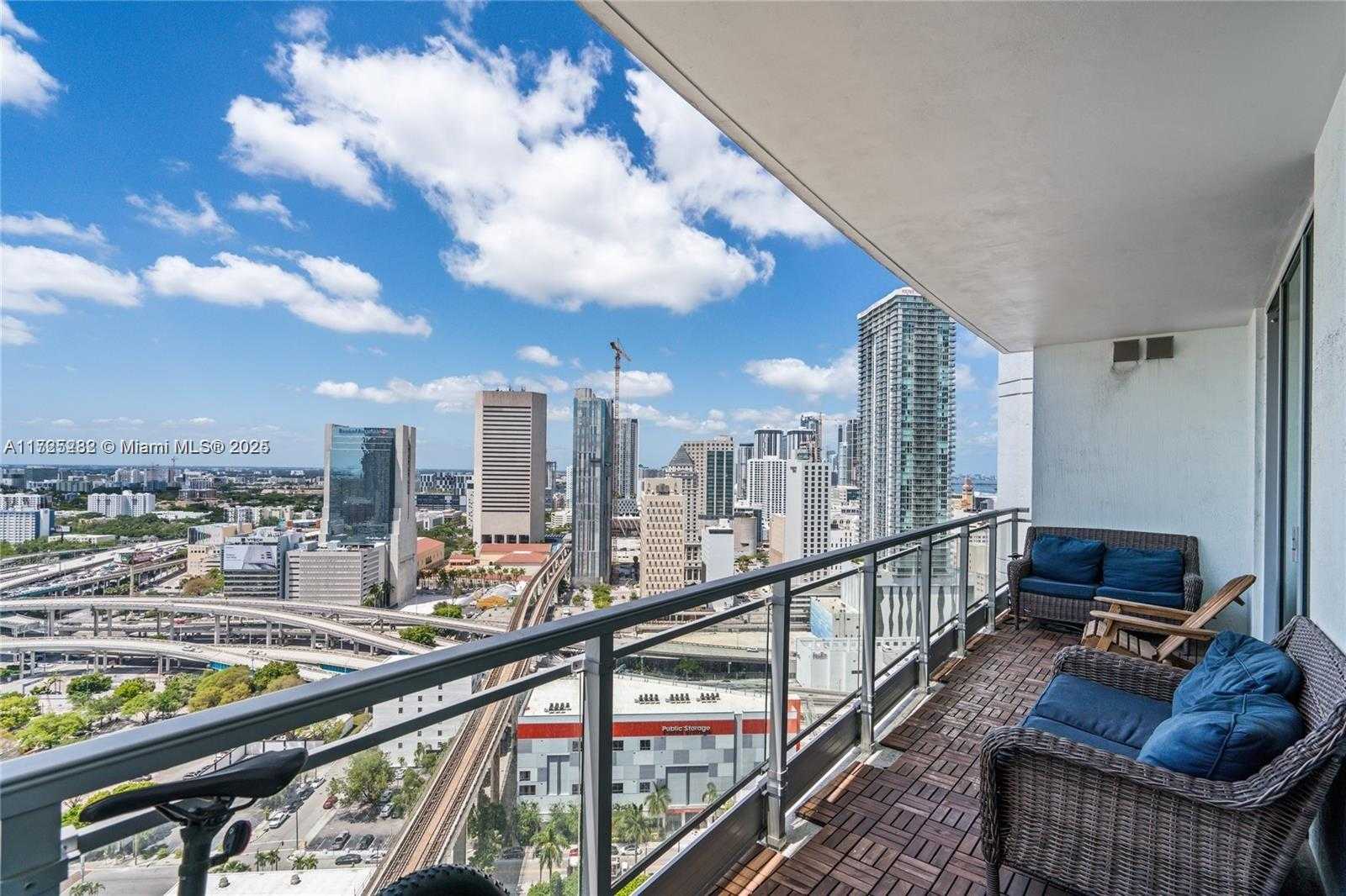 Small Image of 90 SOUTH WEST 3RD ST #2908, Miami Number 21