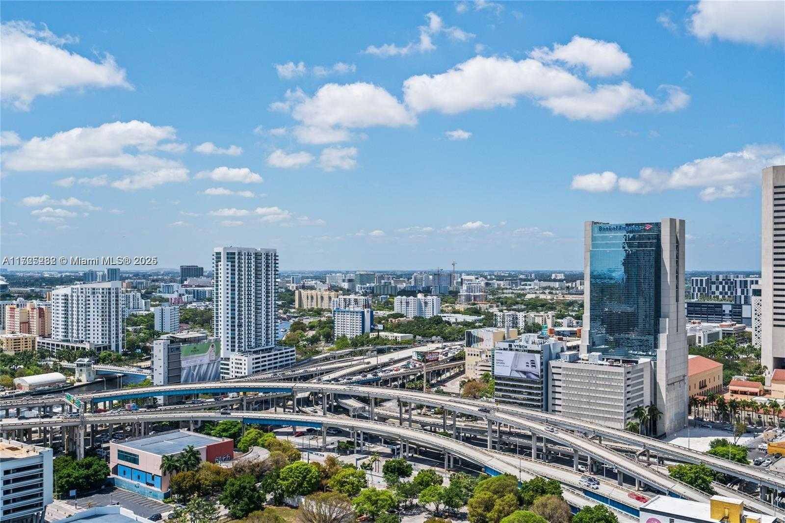 Small Image of 90 SOUTH WEST 3RD ST #2908, Miami Number 24
