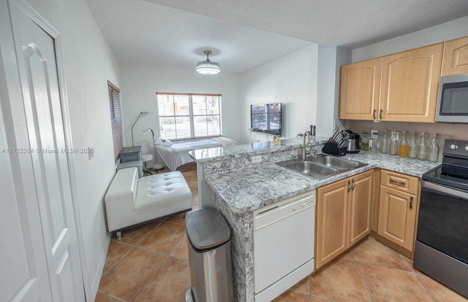 Small Image of 8520 NORTH WEST 139TH TER #1607, Miami Lakes Number 11