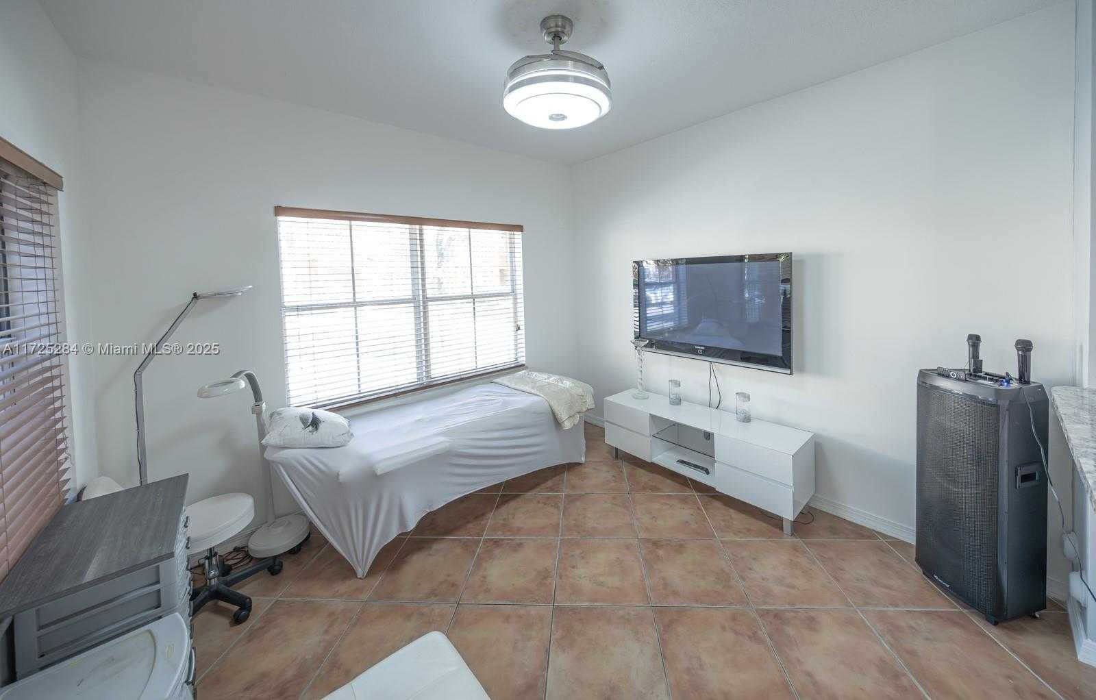 Small Image of 8520 NORTH WEST 139TH TER #1607, Miami Lakes Number 12