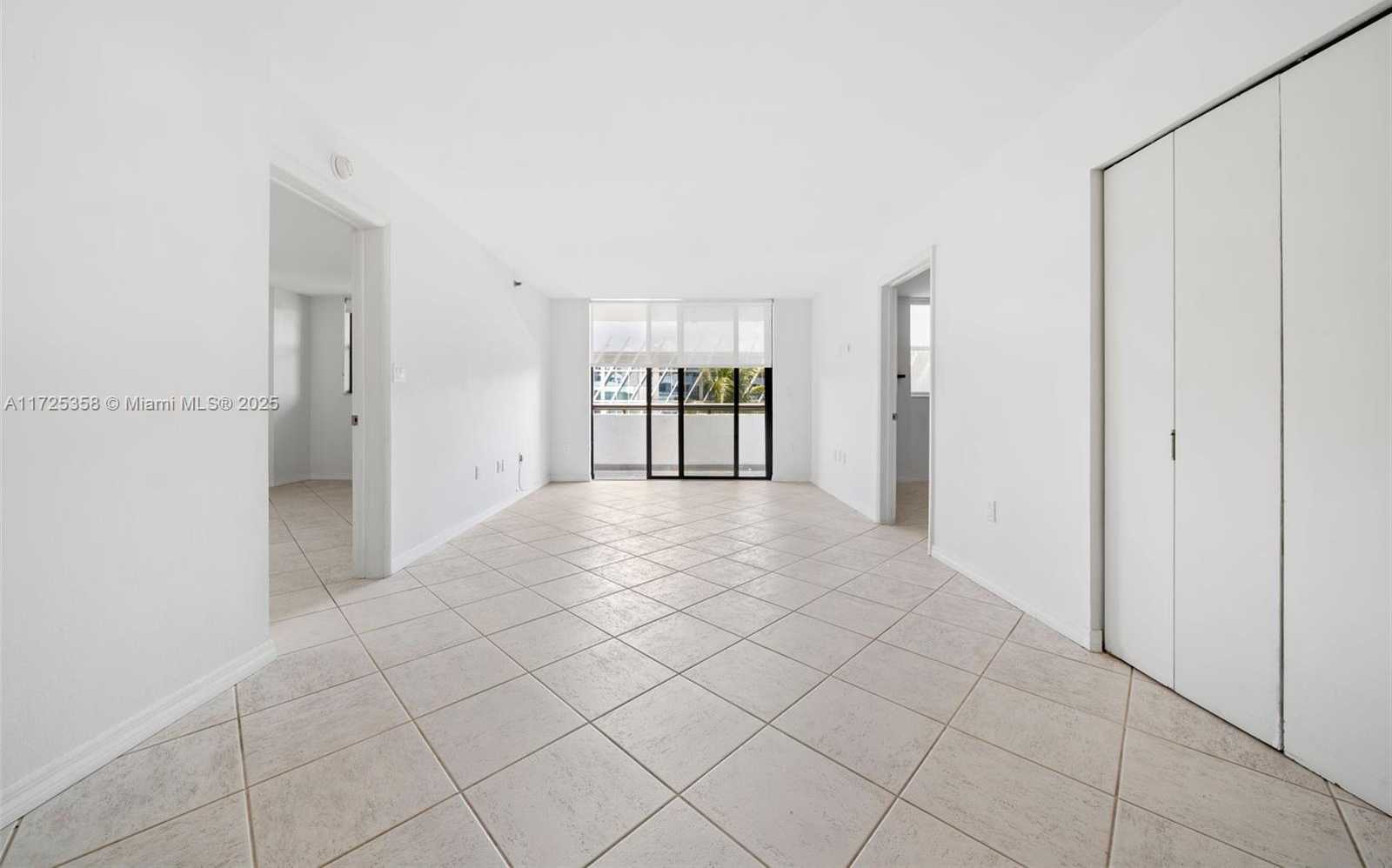 Small Image of 1775 WASHINGTON AVE #4G, Miami Beach Number 2