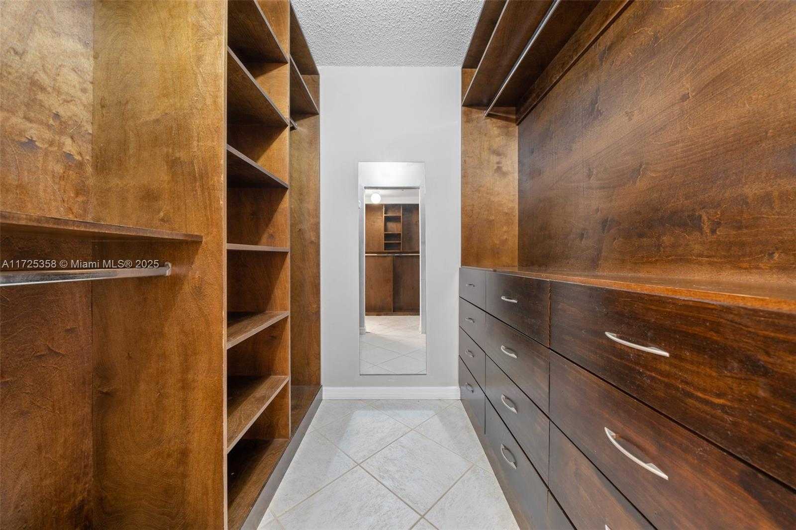 Small Image of 1775 WASHINGTON AVE #4G, Miami Beach Number 9