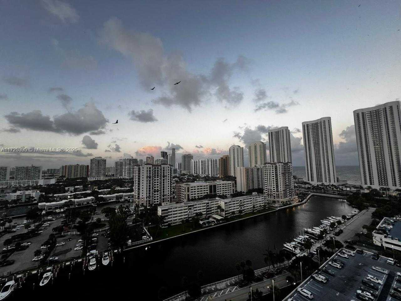 Small Image of 300 BAYVIEW DR #1901, Sunny Isles Beach Number 24