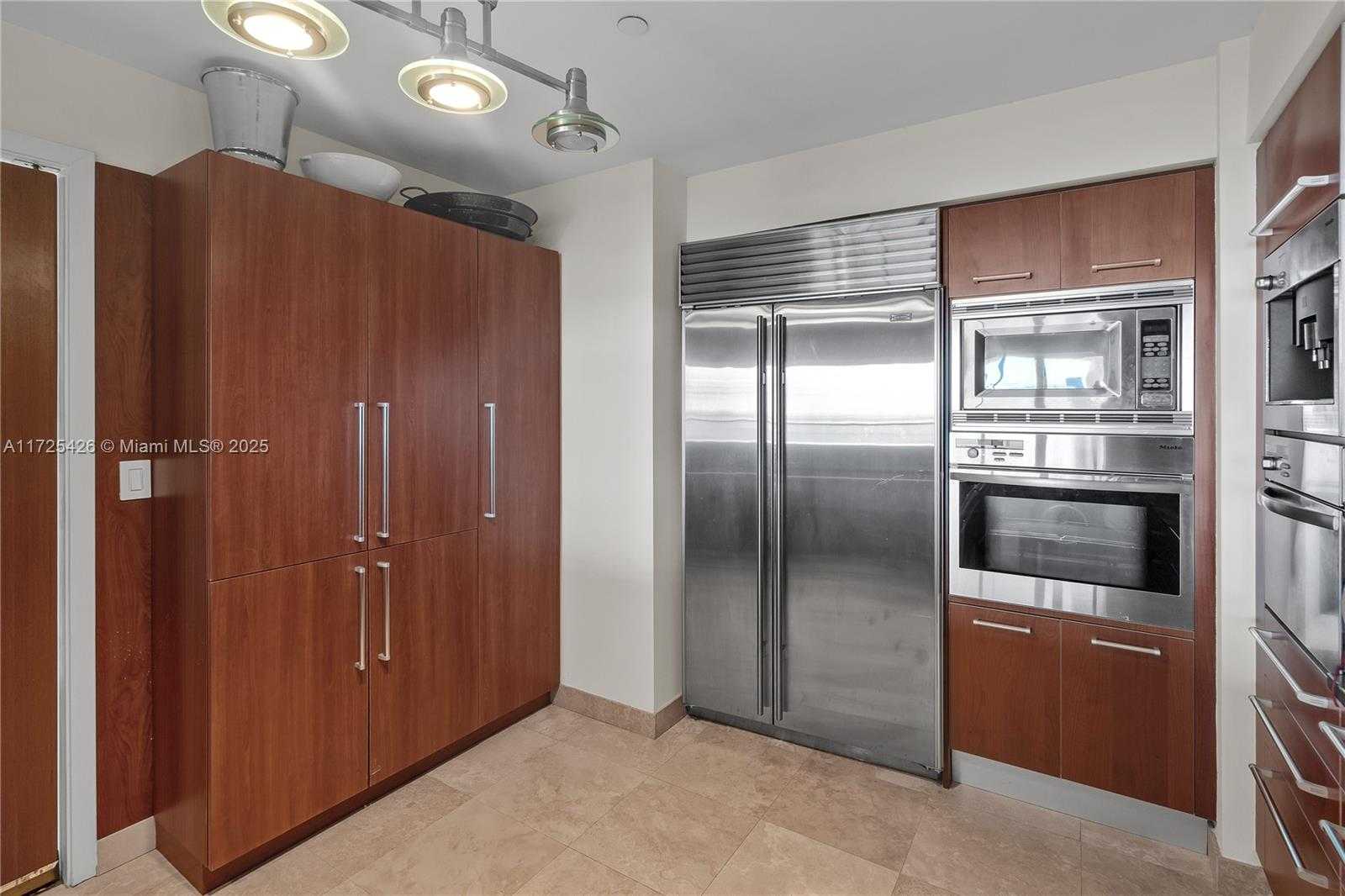 Small Image of 1331 BRICKELL BAY DR #2007, Miami Number 16