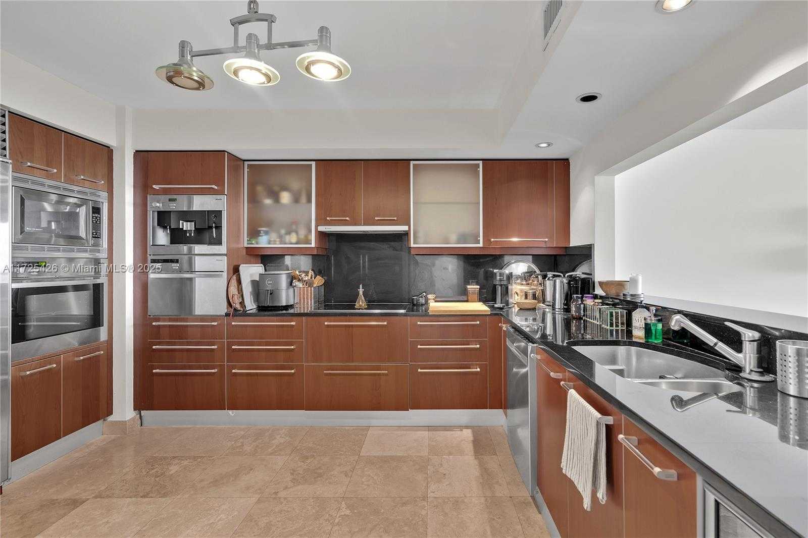 Small Image of 1331 BRICKELL BAY DR #2007, Miami Number 18