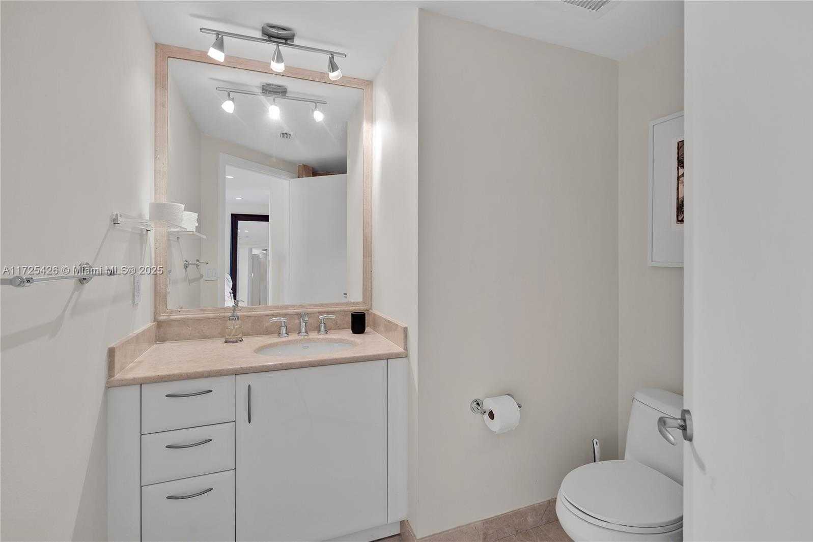 Small Image of 1331 BRICKELL BAY DR #2007, Miami Number 24