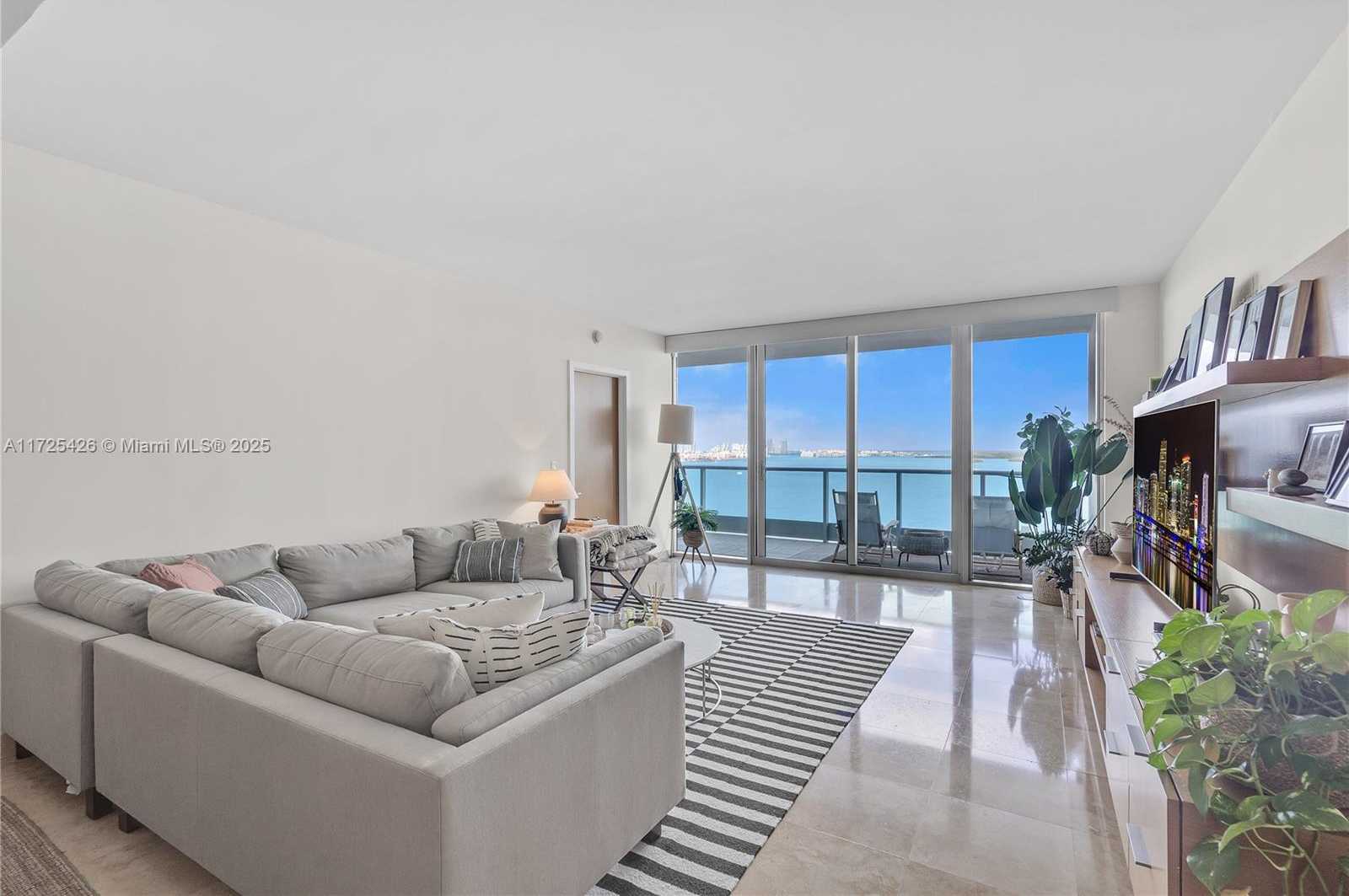 Small Image of 1331 BRICKELL BAY DR #2007, Miami Number 4
