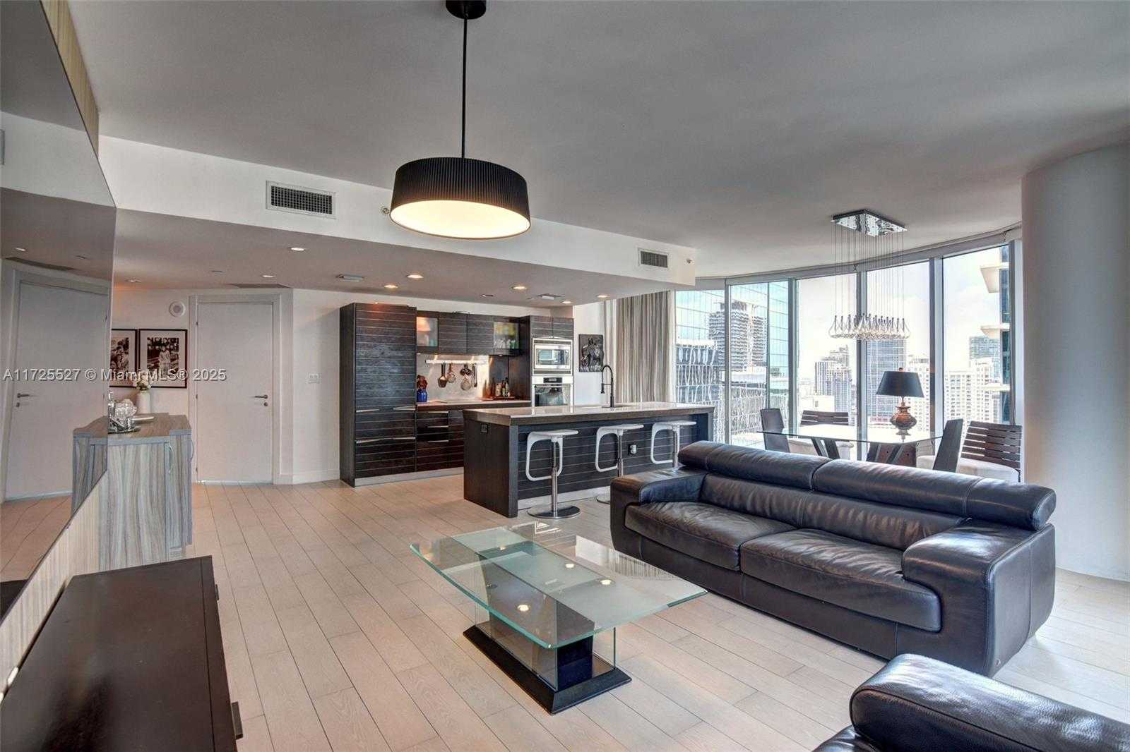 Small Image of 200 BISCAYNE BOULEVARD WAY #3901, Miami Number 10