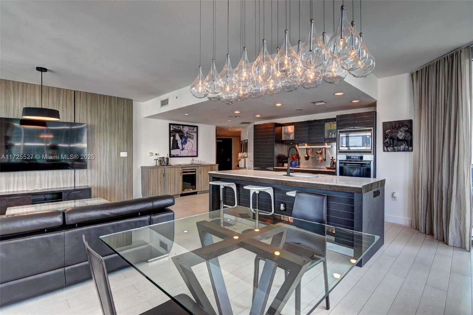 Small Image of 200 BISCAYNE BOULEVARD WAY #3901, Miami Number 15