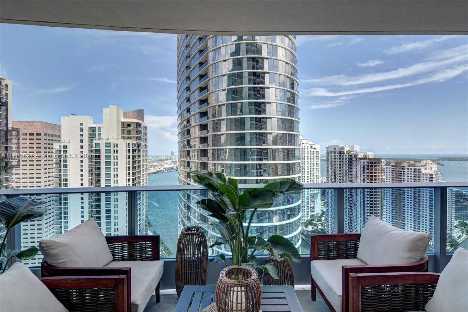 Small Image of 200 BISCAYNE BOULEVARD WAY #3901, Miami Number 18