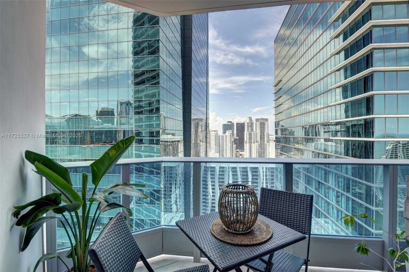 Small Image of 200 BISCAYNE BOULEVARD WAY #3901, Miami Number 20