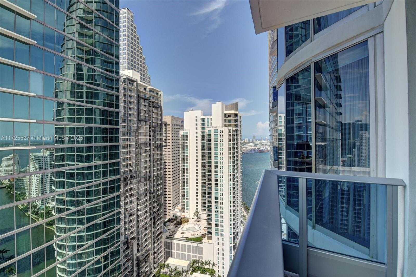 Small Image of 200 BISCAYNE BOULEVARD WAY #3901, Miami Number 21