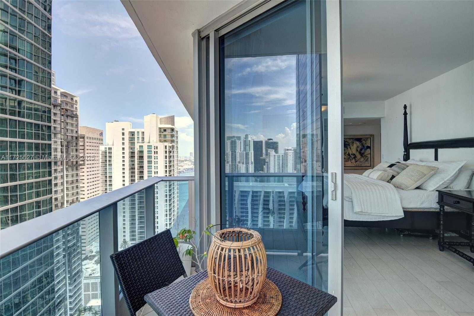 Small Image of 200 BISCAYNE BOULEVARD WAY #3901, Miami Number 22
