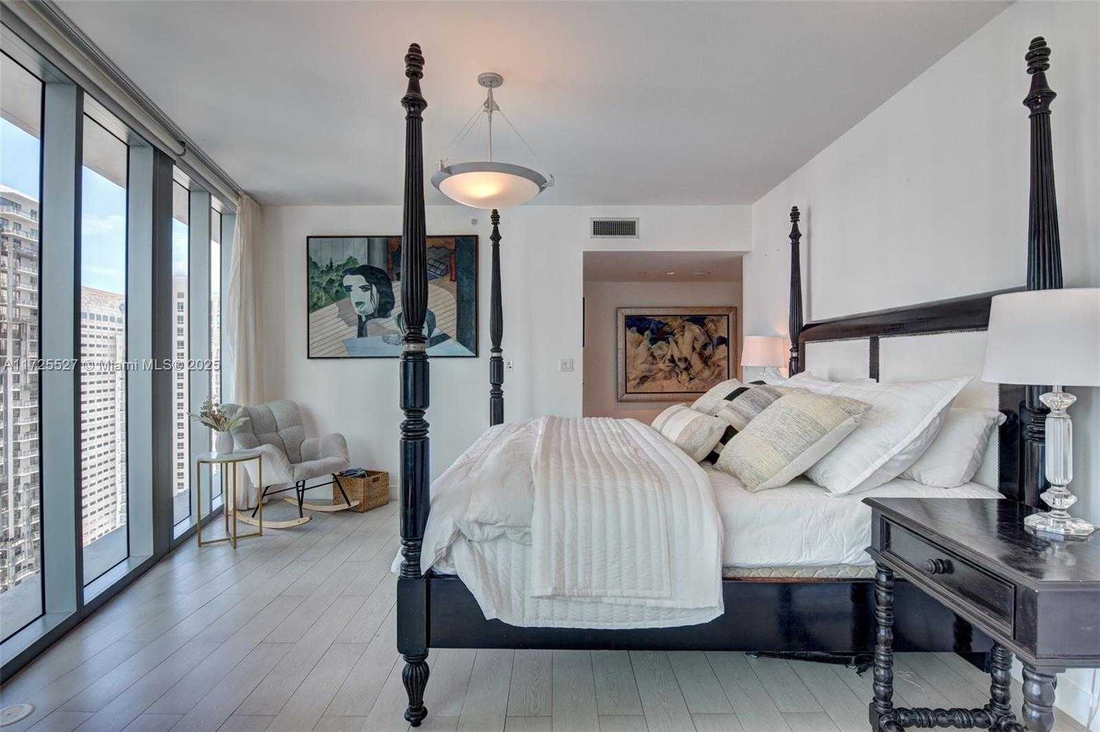 Small Image of 200 BISCAYNE BOULEVARD WAY #3901, Miami Number 25