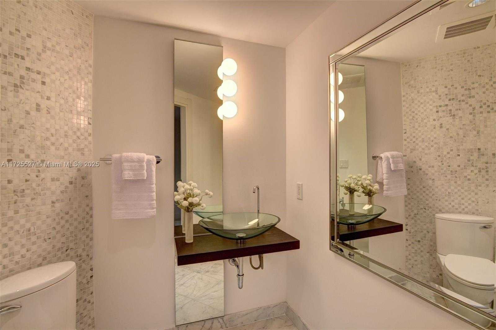 Small Image of 200 BISCAYNE BOULEVARD WAY #3901, Miami Number 36