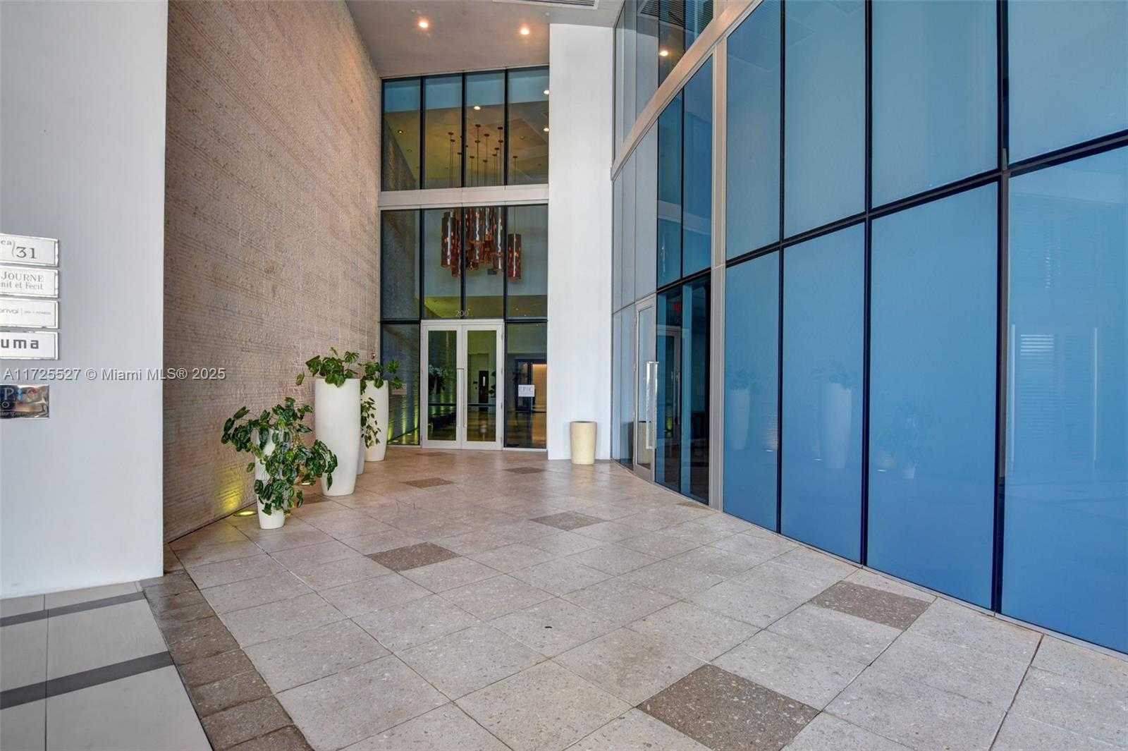 Small Image of 200 BISCAYNE BOULEVARD WAY #3901, Miami Number 37