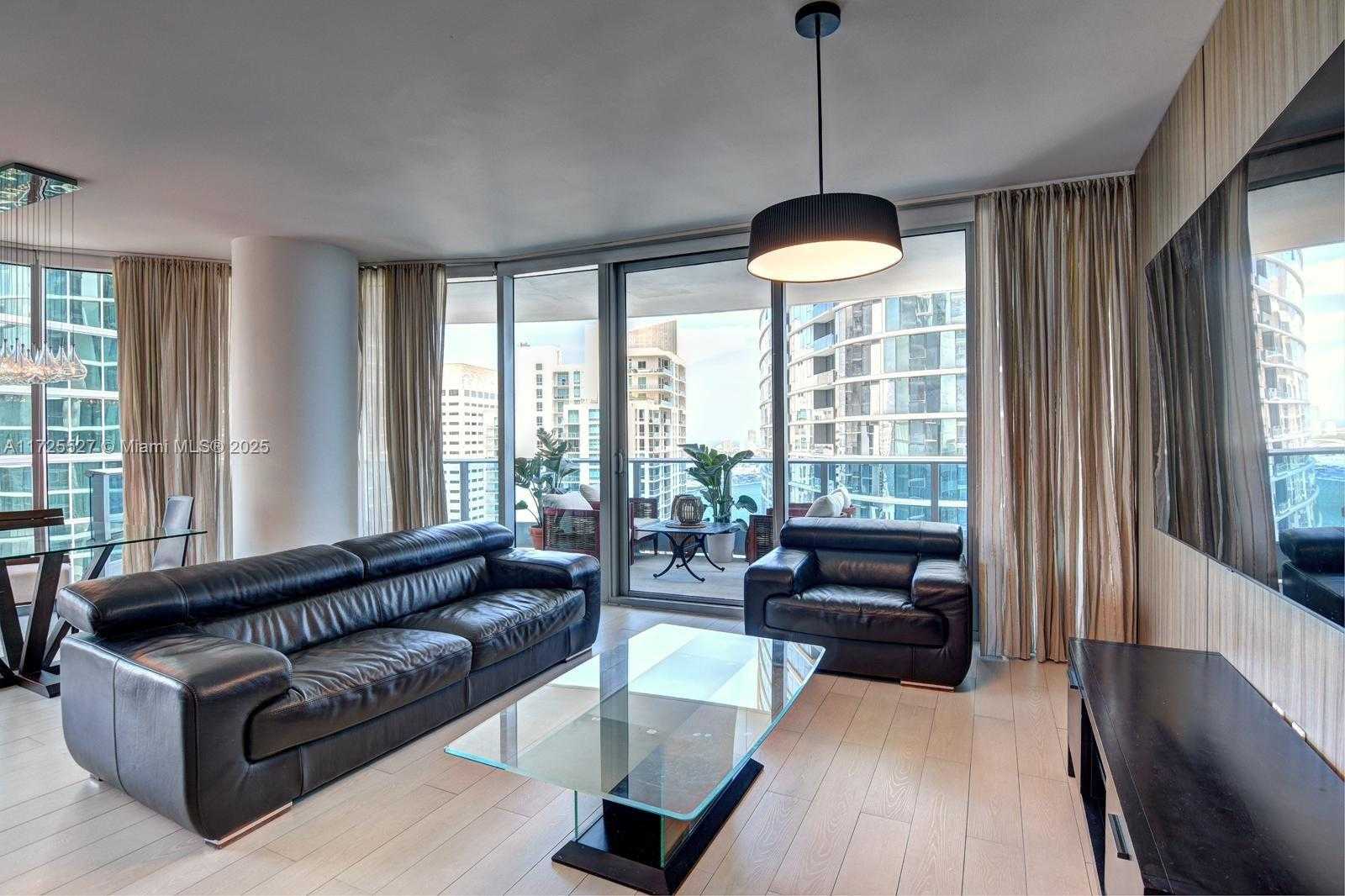 Small Image of 200 BISCAYNE BOULEVARD WAY #3901, Miami Number 6