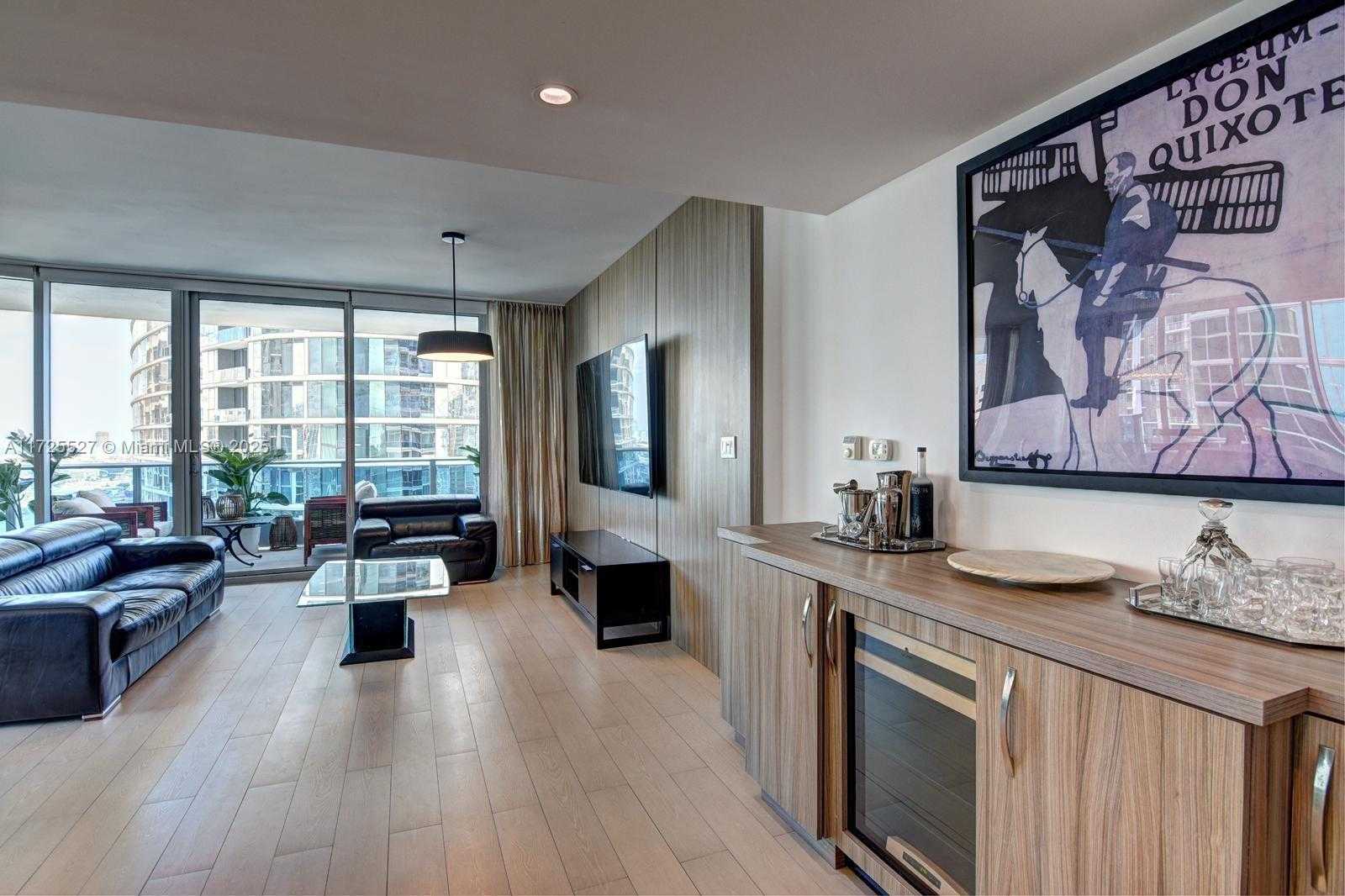 Small Image of 200 BISCAYNE BOULEVARD WAY #3901, Miami Number 7